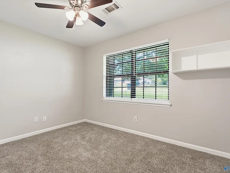 102 Greenwood Cir — Photo 16