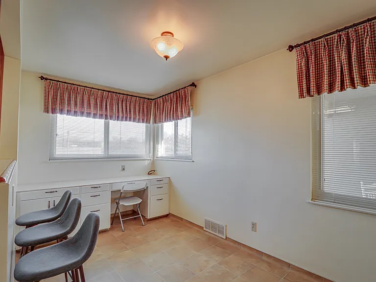 22157 Brimhall Rd — Photo 11