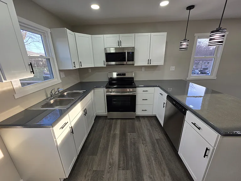 1612 Butterfield Rd — Photo 14
