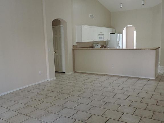 4th image of 854 E Cindy St