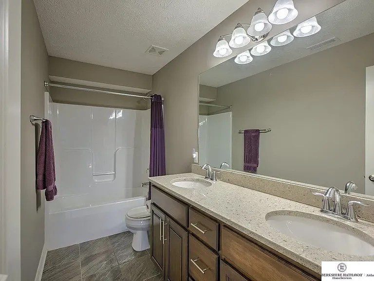 4318 S 198th St — Photo 28