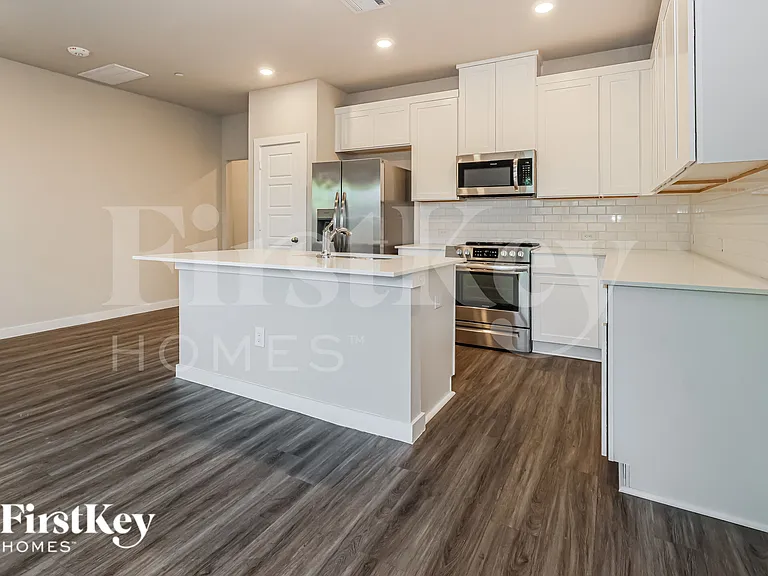 18322 W Centro Cir — Photo 12