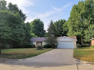 2464 E Edgewood St, Springfield, MO 65804