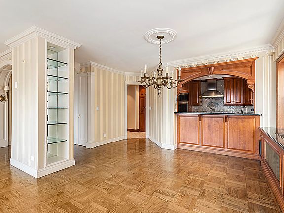 4th image of 16 Sutton Pl #9/10C