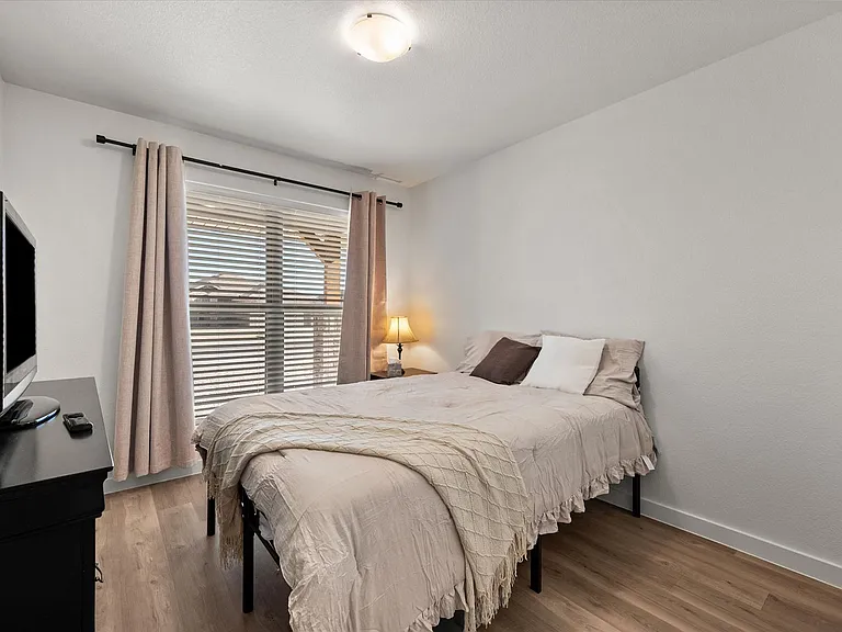 2156 Langford Ave — Photo 11