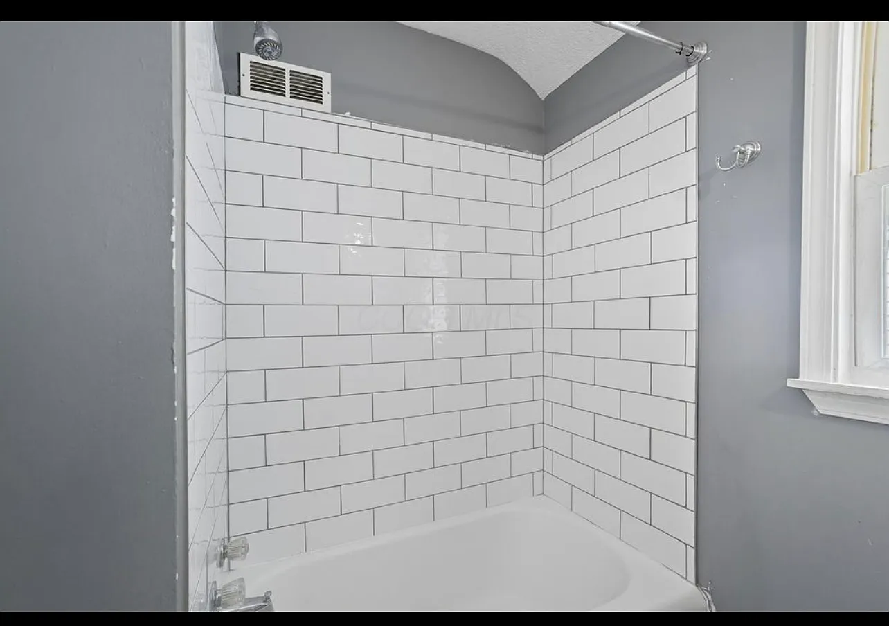 2 bed, 1100 sqft, $1,200 — Photo 4