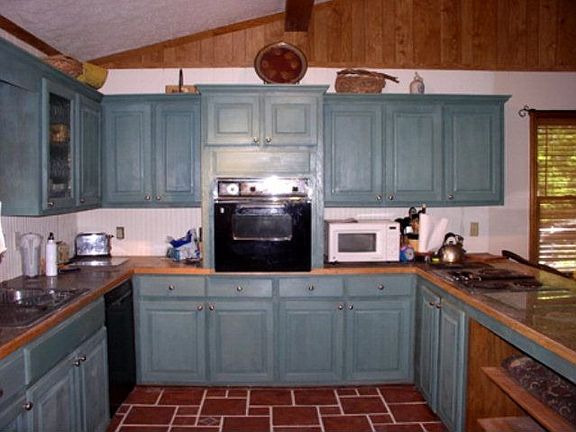 2nd image of 168 Laurel Ln