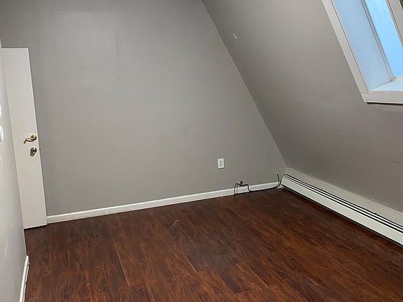 3rd image of 155 N 16th St Floor 3