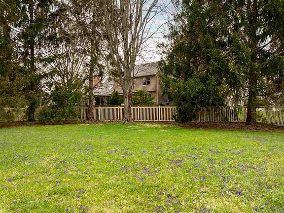 5th image of 1601 Hunters Pointe Dr