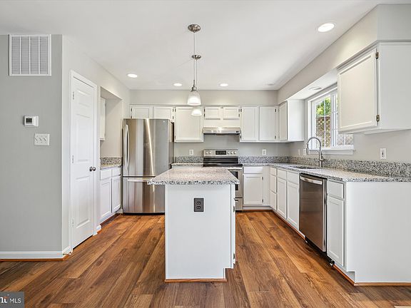 5th image of 5604 Oakham Pl