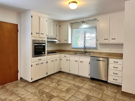 5th image of 2702 Alamosa Dr