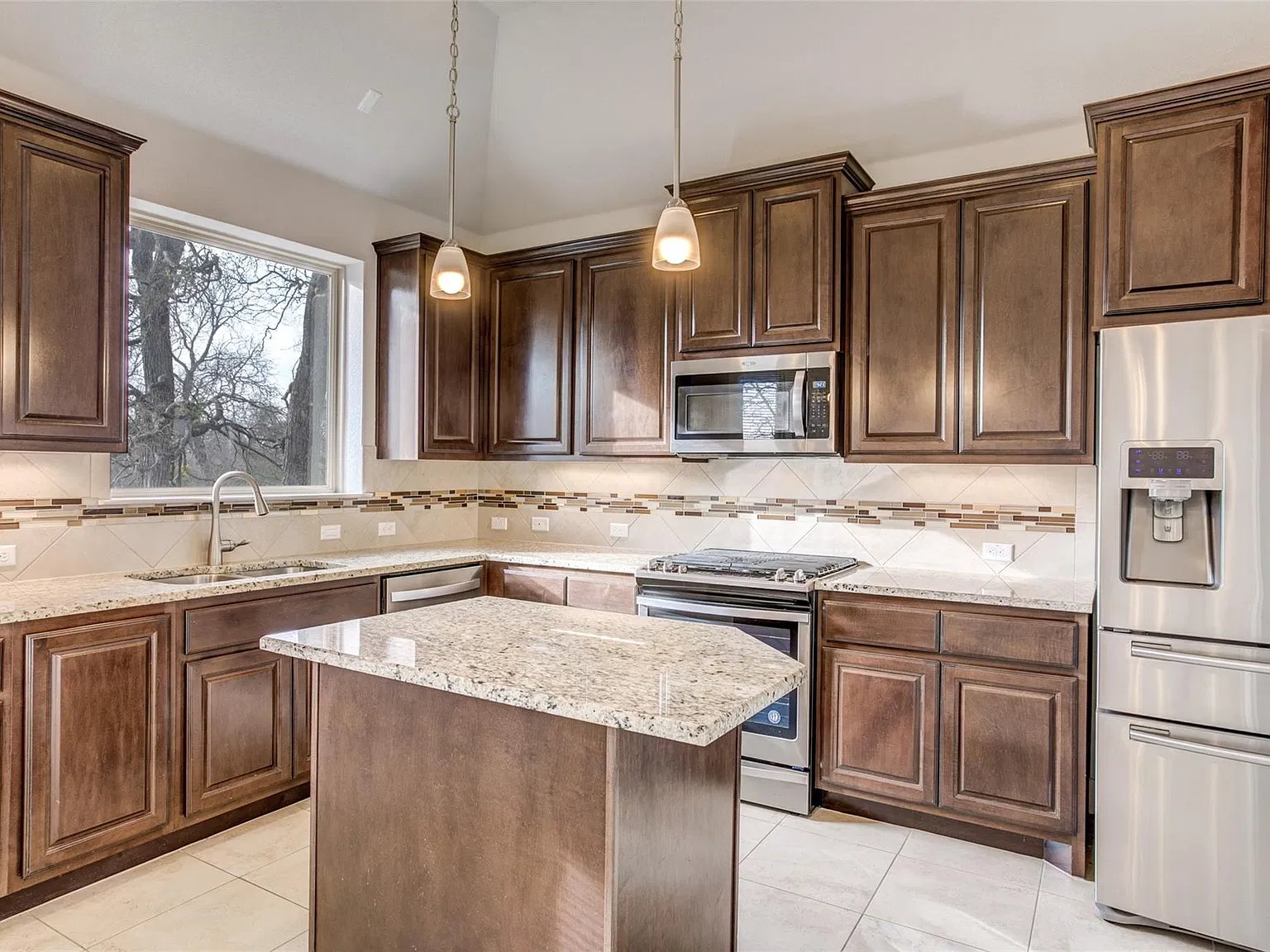 3 bed, 3.0 bath, 1767 sqft, $2,695 — Photo 4