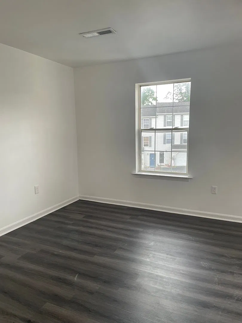 2 Bedroom Town Home In Etters PA — Photo 2