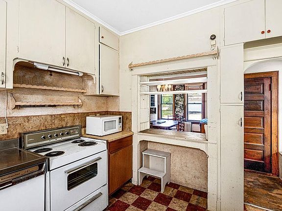 5th image of 4401 Gilliat St