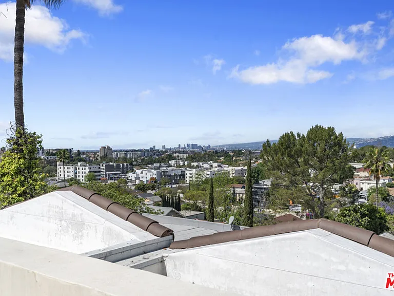 738 Parkman Ave — Photo 34