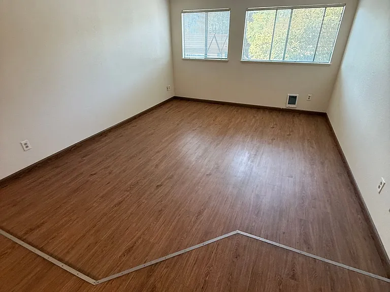 Seattle North Apartments — Photo 10