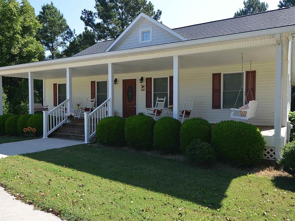 1st image of 132 Freeman Dr