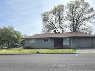263 SW G St, Madras, OR 97741