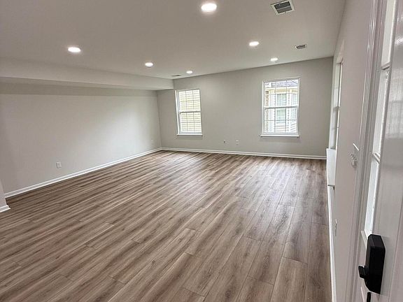 3rd image of 111 Meadow View Way