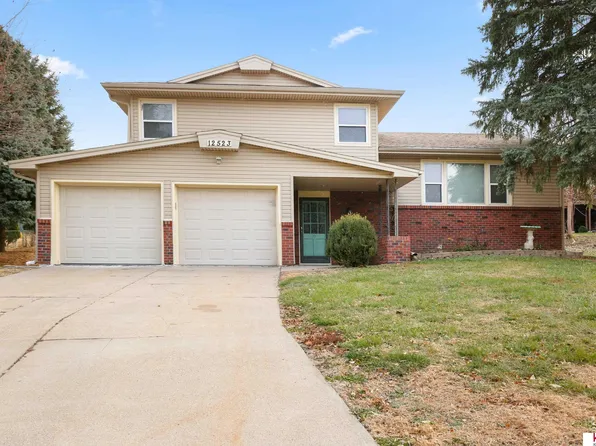 12523 Bartels Dr, Omaha, NE 68137