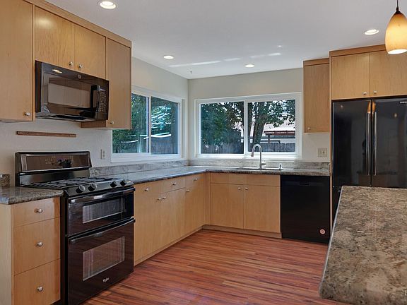 5th image of 1824 Fenwick Place