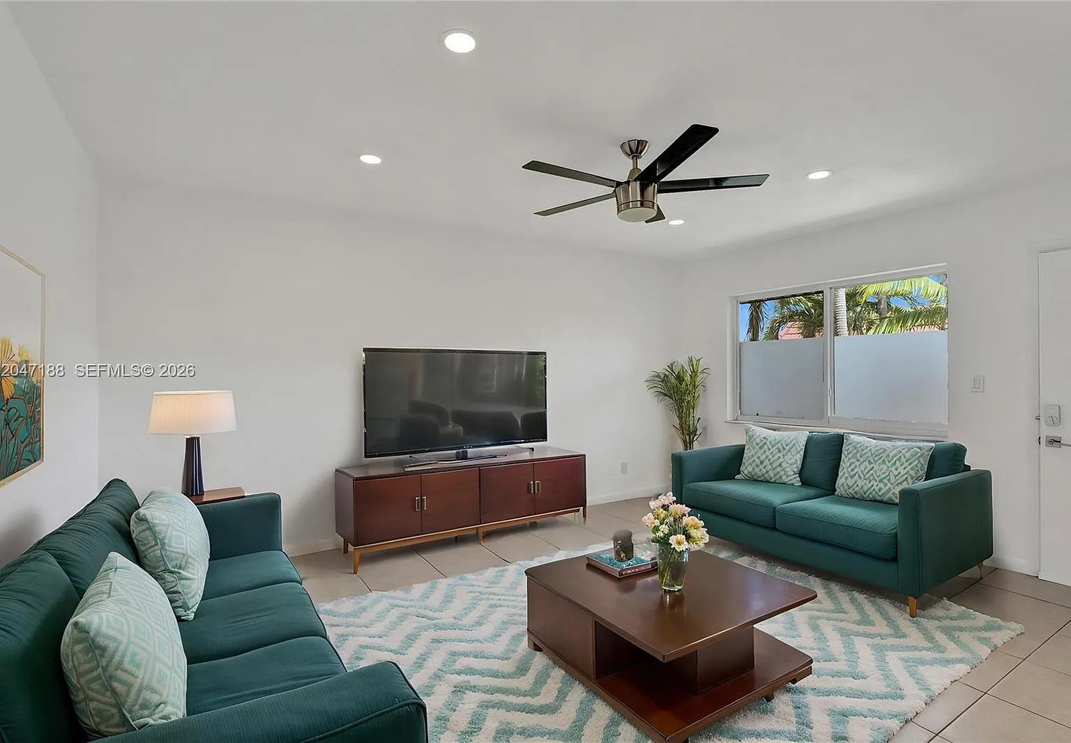 Windsor Court Condominium — Photo 1