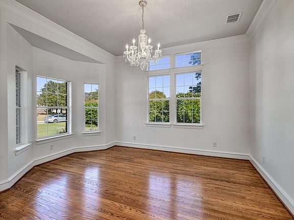 5th image of 4405 Dade Dr