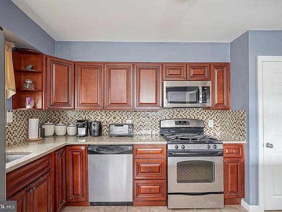 2nd image of 5 Cypress Cir
