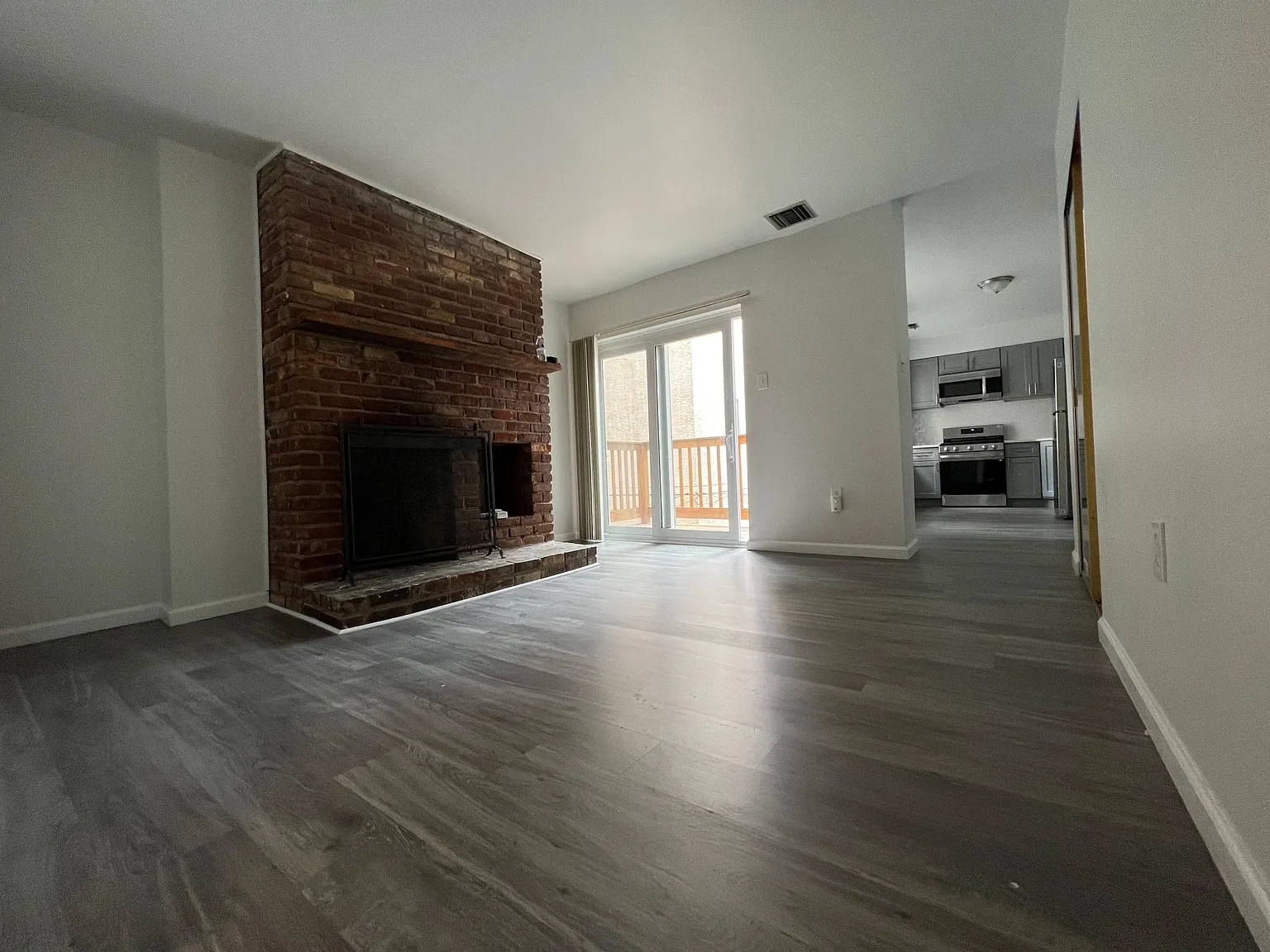 616 S Hancock St — Photo 3