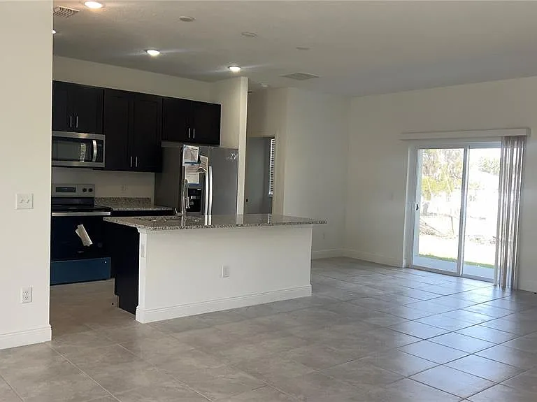 237 Cimarron Dr — Photo 4
