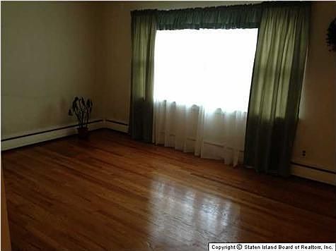 4th image of 294 Elvin St