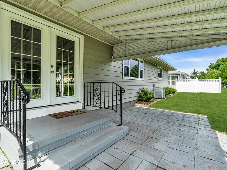 510 Jamaica Blvd — Photo 30