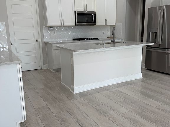 3rd image of 12966 Rockham Ln