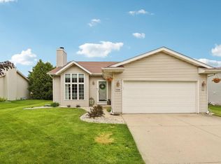 508 Broadmoore Dr, Hartford, WI 53027
