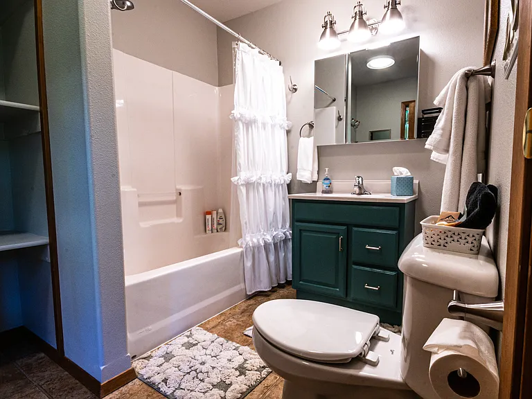 Ensuite bathroom to tower bedroom upstairs.