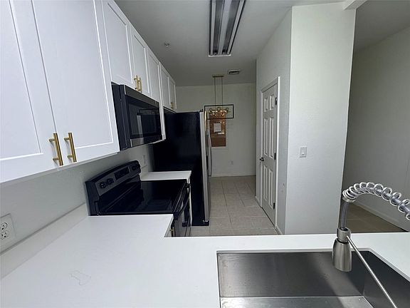 3rd image of 2815 Kings Crossing Dr APT 104