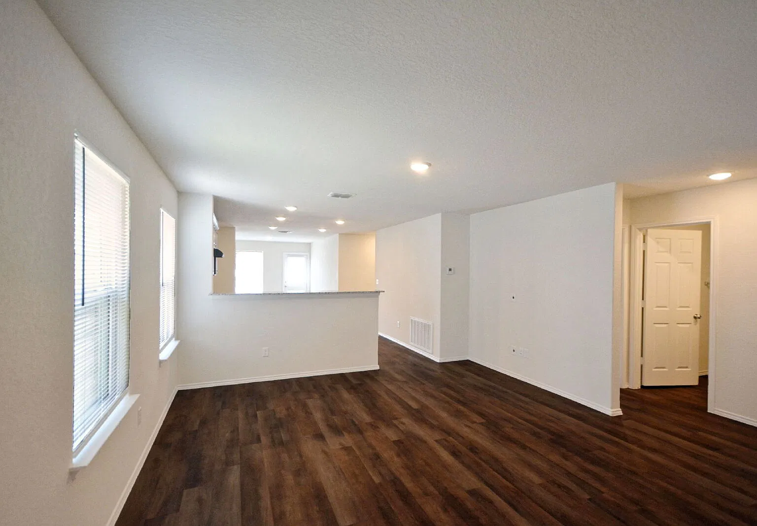 3 bed, 2.0 bath, 1510 sqft, $1,495 — Photo 4