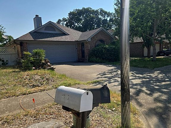 3rd image of 2301 Lacewood Dr