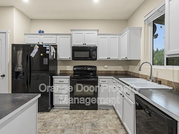 4th image of 2306 165th St E