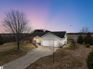 5250 S North Country Dr, Lake City, MI 49651