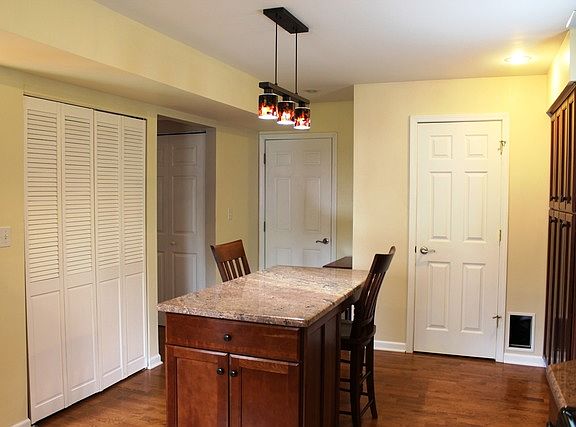 4th image of 5006 Chambers Dr