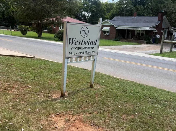 2940 Hood Rd SW APT C, Huntsville, AL 35805