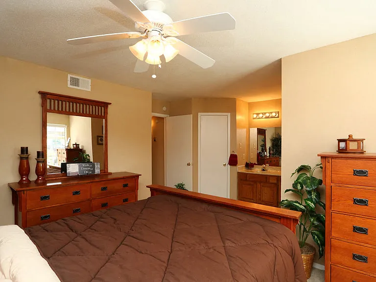 Dove Park Apartments — Photo 26