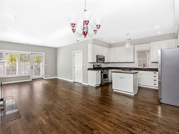 5th image of 2302 W Belmont Ave #2