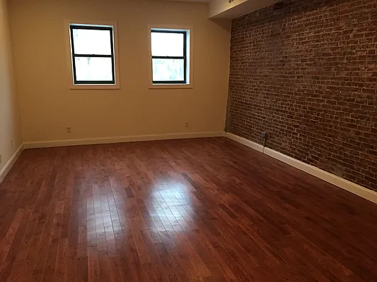 Rented by Kings Court Real Estate | media 28