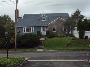 19 Stebbins Ave, Eastchester, NY 10709