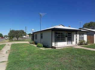 411 12th St, Levelland, TX 79336