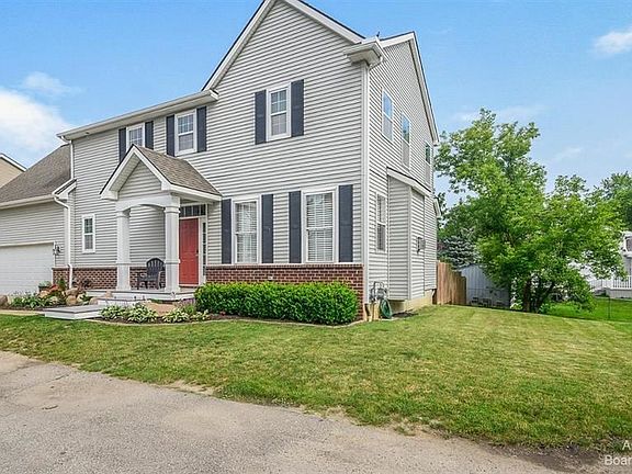 2nd image of 1720 Enclave Ln