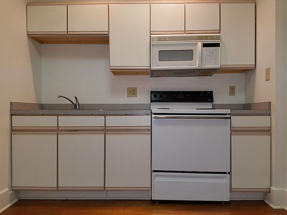 3rd image of 754 N Wall St #3