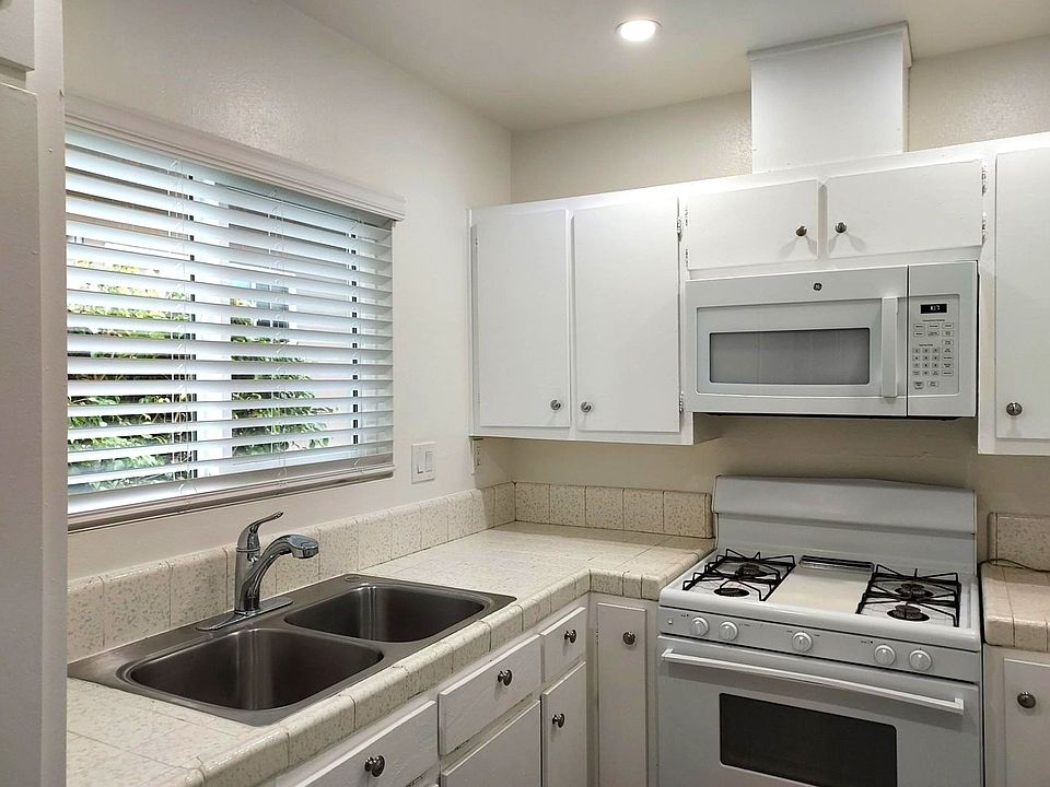 1st image of 4531 Kansas St APT 8